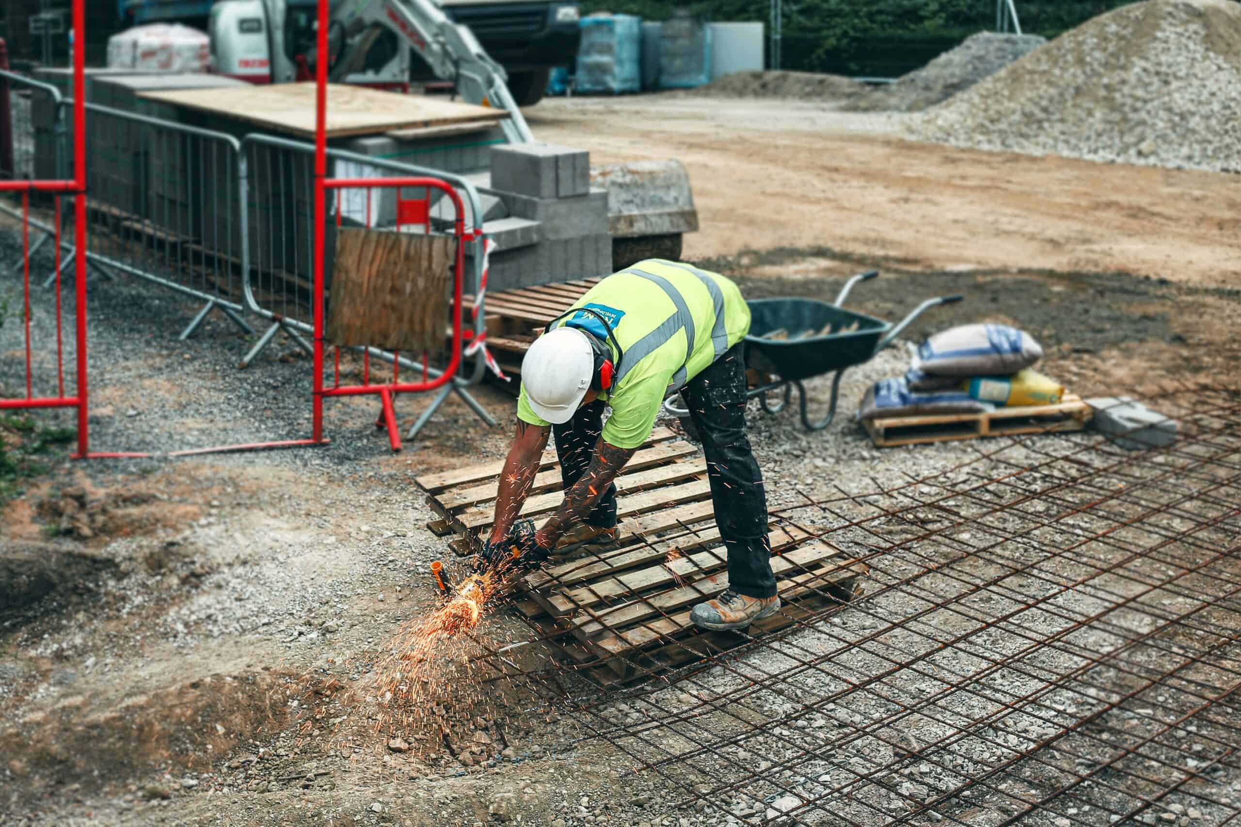 Bookkeeping for tradies - man working on site