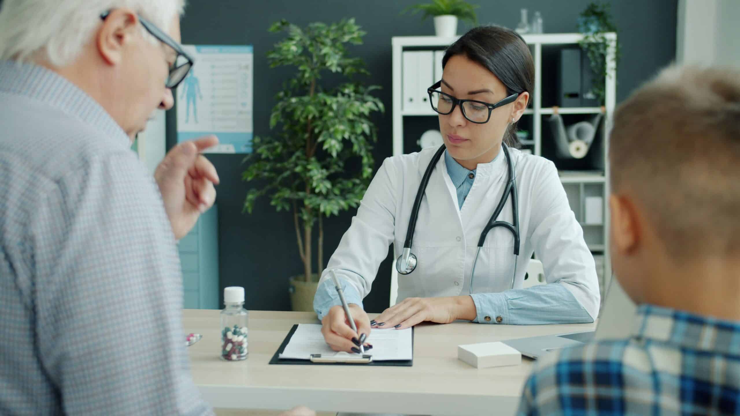Accountant for doctors - medical accountant consulting with patients